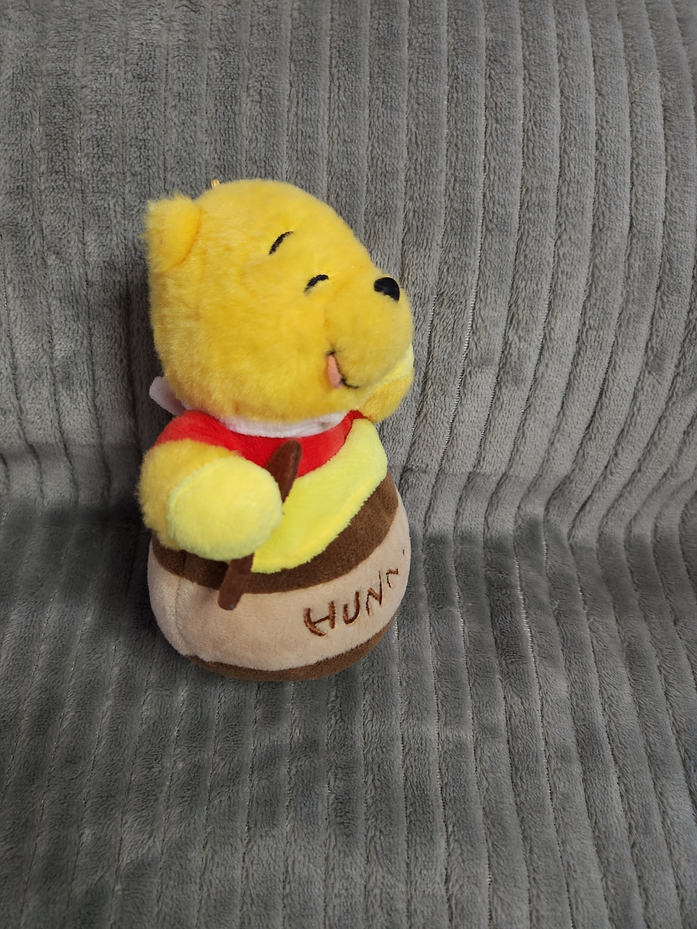 Tokyo Disney Resort Winnie the Pooh Honey Hunny Pot Plush Keychain Bag Charm - Picture 10 of 13